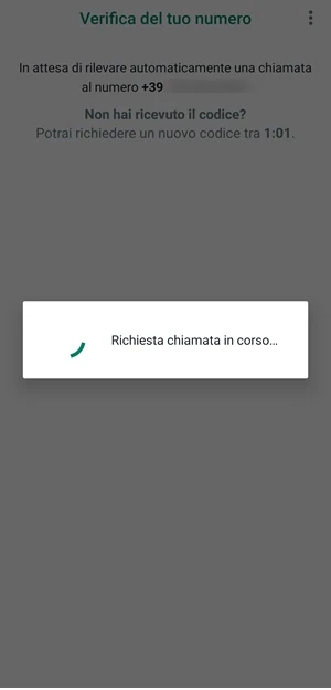 da whatsapp nella schermata di verifica del numero di telefono c'è il messaggio con scritto richiesta chiamata in corso