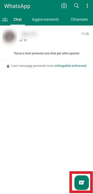 da whatsapp è evidenziata l'icona della lista dei contatti