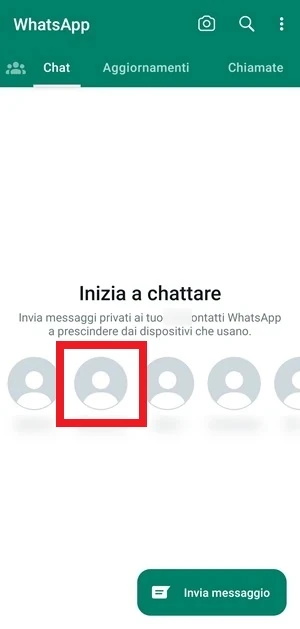 viene selezionato su whatsapp un contatto in elenco ed è evidenziato con una cornice rossa