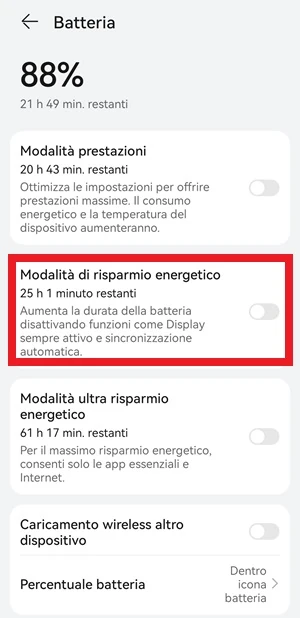 dalle impostazioni della batteria, la voce modalità di risparmio energetico per essere resa più visibile tra le altre voci ha una cornice rossa intorno