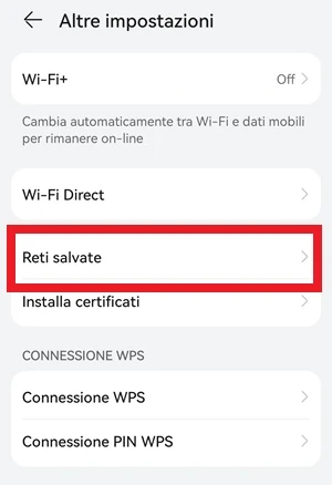 dalla pagina altre impostazioni del wi-fi di android, la voce reti salvate è evidenziata in rosso con una cornice intorno