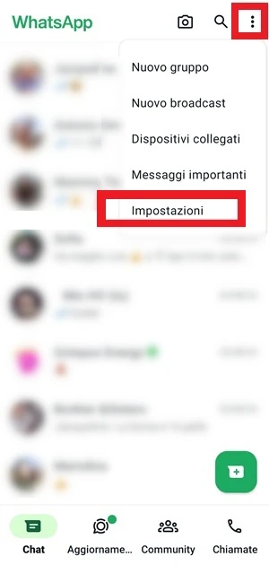 dalla schermata delle chat di whatsapp sono in evidenza con un riquadro ciascuno l'icona con i 3 punti del menu e la voce impostazioni