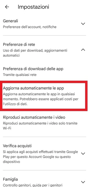 dal google play store nella sezione delle impostazioni è inquadrata in rosso la voce aggiorna automaticamente le app