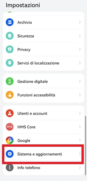 dalle impostazioni del telefono Android, la voce Sistema e aggiornamenti è in un riquadro con il contorno rosso